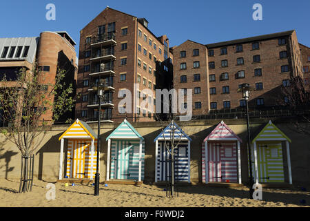 Le quai en bord de Newcastle-upon-Tyne, en Angleterre. La région est une plage artificielle. Banque D'Images