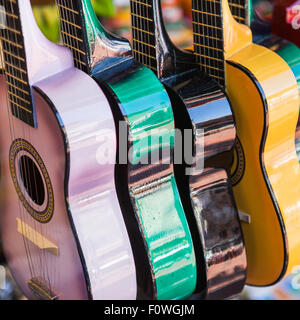 Arrière-plan de guitares mexicaines colorées Banque D'Images