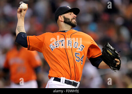 Houston, Texas, USA. 21 août, 2015. Houston, TX, USA. Août 21, 2015. Astros de Houston pitcher Mike Flers # 54 offre un lancer au cours de la MLB baseball interleague match entre les Astros de Houston et Les Dodgers de Los Angeles de Minute Maid Park de Houston, TX. Image Crédit : Erik Williams/Cal Sport Media. Credit : csm/Alamy Live News Banque D'Images