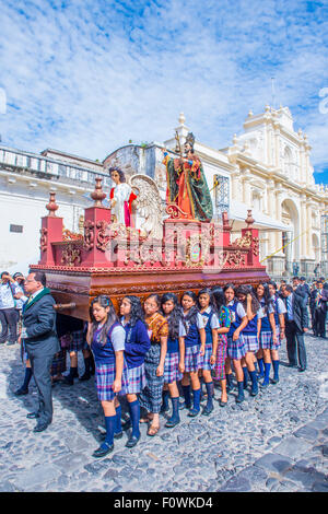 Le Saint Patron de l'Antigua procession annuelle à Antigua Guatemala Banque D'Images