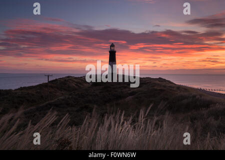Traiter avec mépris, point phare désaffecté dans l'East Yorkshire (Royaume-Uni) Banque D'Images