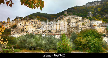 Villages de l'Italie médiévale authentique - Pesche en Molise province Banque D'Images