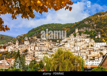 Beaux villages authentiques de l'Italie - Pesche en Molise province Banque D'Images