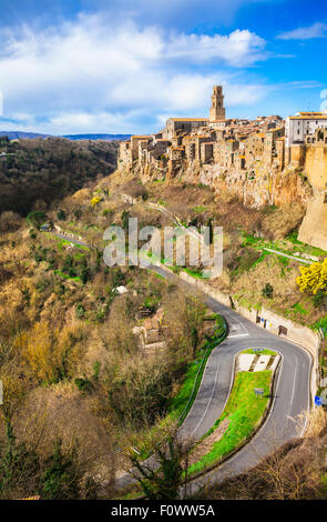 - Pitigilano impressionnante Cité médiévale en pierres de tuffeau en Toscane, Italie Banque D'Images