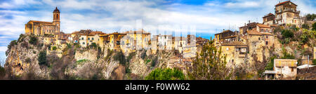 Toffia picturale village, près de Rieti, Latium, Italie. Banque D'Images