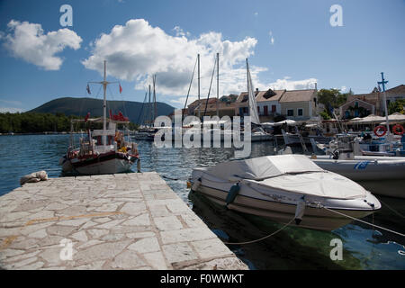 Les petits bateaux, port de Fiscardo sur l'île grecque de Céphalonie, à la maison pour le film 'CAPITAINE CORELLI'S MANDOLIN' Banque D'Images