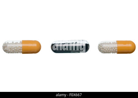 Close up comprimés capsule isolé sur fond blanc Banque D'Images