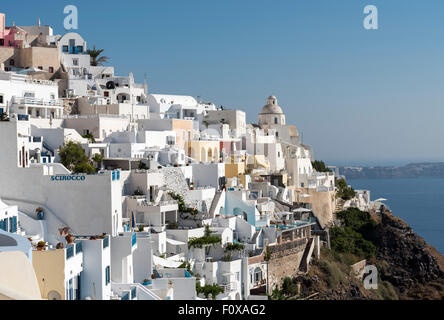 Des maisons, dans la caldeira de Fira, Santorini, Grèce Banque D'Images