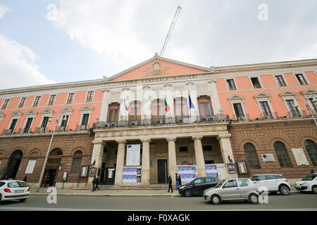 BARI, ITALIE - 16 mars 2015 : Théâtre Communal Piccinni à Bari, Pouilles, Italie Banque D'Images