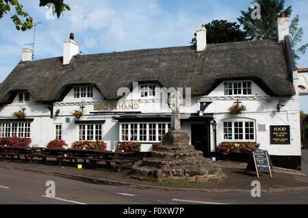 Le Bird in Hand pub, Austrey, Warwickshire, England, UK Banque D'Images
