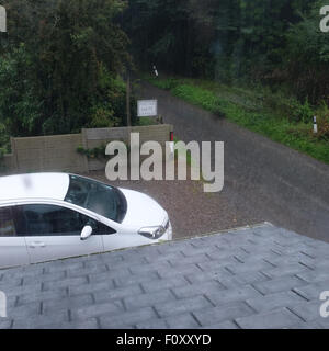 Titley, Herefordshire. 23 août, 2015. Météo France dimanche 23 août 2015 - De fortes pluies torrentielles d'été en milieu de matinée à 10h30 les routes causés et de caniveaux à débordement. Banque D'Images