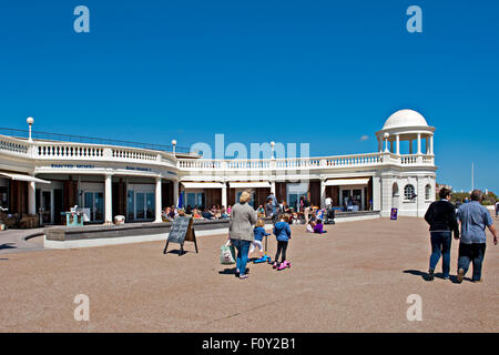 La colonnade sur front de Bexhill, UK Banque D'Images