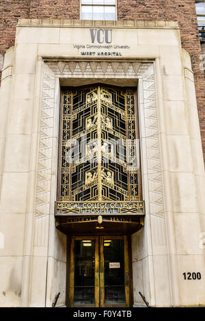 Grill d'ornement au-dessus de porte avant, Hôpital de l'Ouest, Medical College of Virginia, VCU Medical Center, Richmond, Virginia Banque D'Images