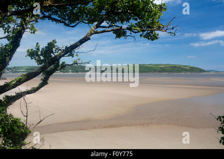 Scotts Bay Beach vue sur l'estuaire Tywi Towy Llansteffan Carmarthenshire South Wales UK Banque D'Images