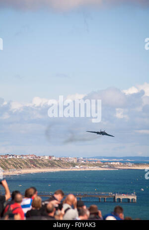 Bournemouth, Royaume-Uni. 23 août 2015. Le Vulcan, le bombardier RAF Avro Vulcan XH558, fait sa dernière apparition à cette année Bournemouth Air Festival, comme sa dernière saison dans l'air. Crédit : Carolyn Jenkins/Alay Live News Banque D'Images