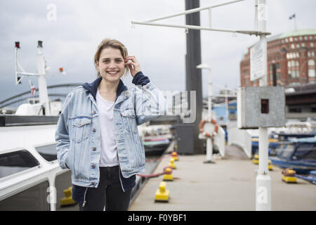 Les candidats au Prix 2015 Talents NDR sur une excursion en bateau à Barkassen Meyer comprend : Mala Emde Où : Hambourg, Allemagne Quand : 22 Oct 2015 Banque D'Images