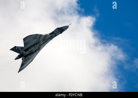 Bournemouth, Dorset, Royaume-Uni. 23 août 2015. Le Vulcan, le bombardier RAF Avro Vulcan XH558, fait sa dernière apparition à cette année Bournemouth Air Festival, comme sa dernière saison dans l'air. Crédit : Carolyn Jenkins/Alay Live News Banque D'Images