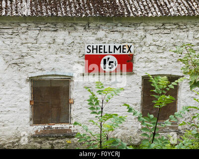 Shellmex signe sur mur extérieur UK Banque D'Images