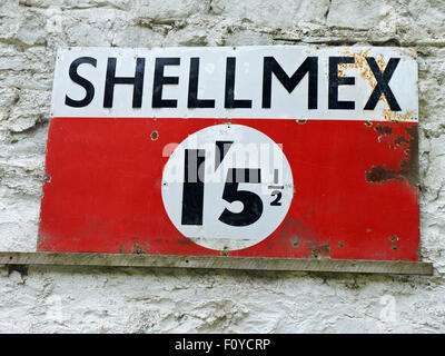 Shellmex signe sur mur extérieur UK Banque D'Images