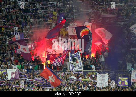 Florence, Italie, le 23 août, 2015. La Fiorentina lors de la Serie A italienne match de football entre la ACF Fiorentina v AC Milan le 23 août 2015 au Stade Franchi à Florence, Italie. Credit : Andrea Spinelli/Alamy Live News Banque D'Images