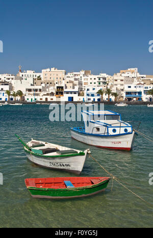 El Charco de San Ginés, d''un cadre pittoresque dans le centre-ville d'Arrecife avec restaurants et bateaux, Lanzarote, îles Canaries, Espagne Banque D'Images