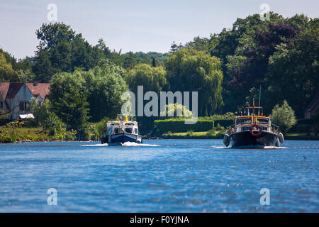 Bateaux sur l'Escaut près de Gand, Belgique Banque D'Images