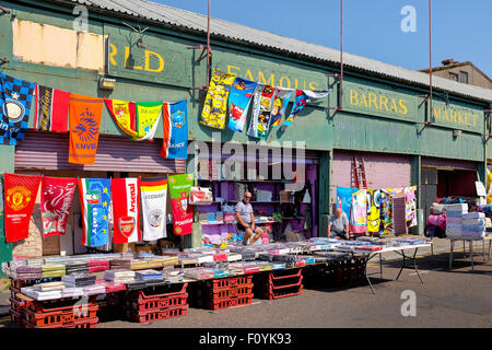 Blocage ouvert dans le célèbre marché de la rue appelé La Barras, Glasgow, Écosse, Royaume-Uni Banque D'Images