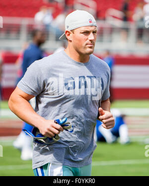 Santa Clara, CA. Août 23, 2015. Cowboys de Dallas tight end Jason Witten (82) se réchauffe avant le match de football américain NFL entre les Cowboys de Dallas et les 49ers de San Francisco à Levi's Stadium à Santa Clara, CA. Damon Tarver/Cal Sport Media/Alamy Live News Banque D'Images