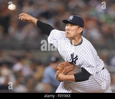 Le Bronx, New York, USA. Août 21, 2015. Masahiro Tanaka (Yankee), le 21 août 2015 - MLB : Masahiro Tanaka de l'emplacements des Yankees de New York en ligue majeure de baseball pendant les match contre les Indians de Cleveland au Yankee Stadium dans le Bronx, New York, United States. © AFLO/Alamy Live News Banque D'Images