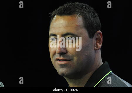 Burbank, CA. 30 juillet, 2015. L'USC Trojans l'entraîneur-chef Steve Sarkisian participe chaque année à la CIP-12 Journée des médias, à la Warner Bros studios de cinéma, dans la ville de Burbank, en Californie le 30 juillet 2015. (Photographe complète absolue & Company Crédit : Jose Marin/MarinMedia.org/Cal Sport Media Network Television (veuillez contacter votre représentant des ventes pour l'utilisation de la télévision. © csm/Alamy Live News Banque D'Images