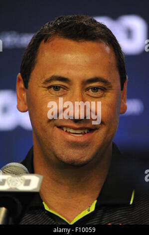 Burbank, CA. 30 juillet, 2015. L'USC Trojans l'entraîneur-chef Steve Sarkisian participe chaque année à la CIP-12 Journée des médias, à la Warner Bros studios de cinéma, dans la ville de Burbank, en Californie le 30 juillet 2015. (Photographe complète absolue & Company Crédit : Jose Marin/MarinMedia.org/Cal Sport Media Network Television (veuillez contacter votre représentant des ventes pour l'utilisation de la télévision. © csm/Alamy Live News Banque D'Images