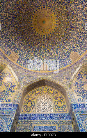 Salle de prière de la mosquée de Sheikh Lotfollah, Ispahan, Iran Banque D'Images