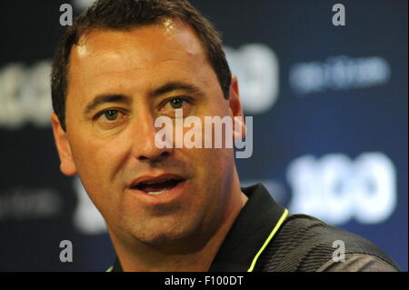 Burbank, CA. 30 juillet, 2015. L'USC Trojans l'entraîneur-chef Steve Sarkisian participe chaque année à la CIP-12 Journée des médias, à la Warner Bros studios de cinéma, dans la ville de Burbank, en Californie le 30 juillet 2015. (Photographe complète absolue & Company Crédit : Jose Marin/MarinMedia.org/Cal Sport Media Network Television (veuillez contacter votre représentant des ventes pour l'utilisation de la télévision. © csm/Alamy Live News Banque D'Images