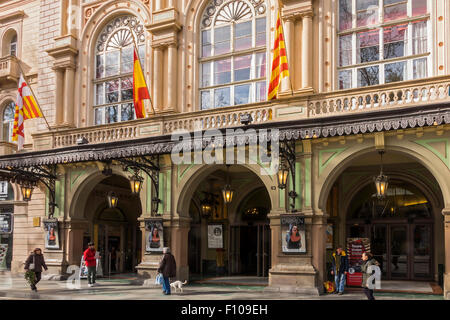 Façade principale du théâtre Liceu de Barcelone, Catalogne Espagne Banque D'Images