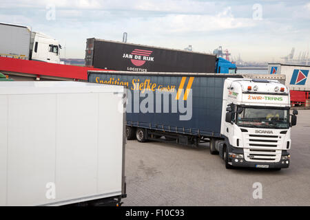 Véhicules de transport de marchandises lourdes de débarquement Stena Lines Ferry, crochet d'Hollande, Pays-Bas Banque D'Images