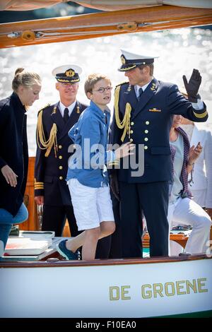 Amsterdam, Pays-Bas. Août 23, 2015. Prince Maurits avec Lucas et Anna à la voile 2015 à Amsterdam, Pays-Bas, 23 août 2015. Photo : Patrick van Katwijk/ POINT DE VUE - PAS DE FIL - SERVICE/dpa/Alamy Live News Banque D'Images