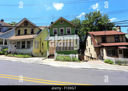 Van Cortlandt Park Avenue. Yonkers, New York Banque D'Images