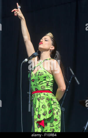 Imelda peut effectuer au V Festival à Chelmsford, Essex, le samedi matin. Banque D'Images