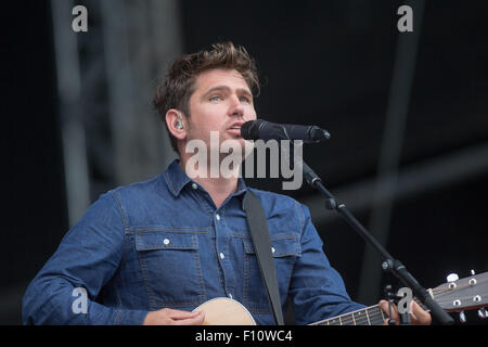 Roy Stride de Scouting for Girls le dimanche (23 août) au V Festival à Chelmsford, Essex Banque D'Images