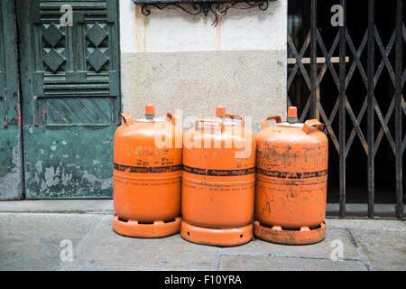 Trois bouteilles de gaz Banque D'Images