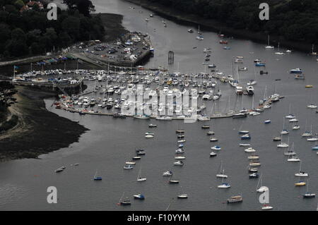 AJAXNETPHOTO. Juillet 23, 2013. MYLOR, Cornwall, Angleterre. - Vue aérienne de MYLOR YACHT HARBOUR À LA NORTH WEST JUSQU'CREEK. photo:JONATHAN EASTLAND/AJAX REF:D2X  3195 132307 Banque D'Images