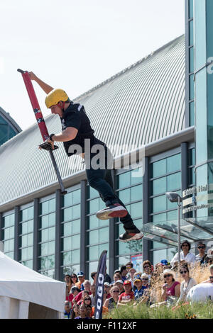 Prestation de l'équipe de Stunt Xpogo à l'Exposition nationale canadienne à Toronto, Ontario Canada Banque D'Images