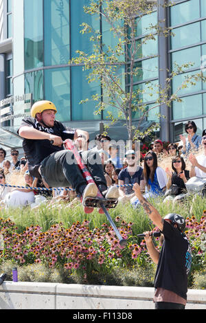 Prestation de l'équipe de Stunt Xpogo à l'Exposition nationale canadienne à Toronto, Ontario Canada Banque D'Images