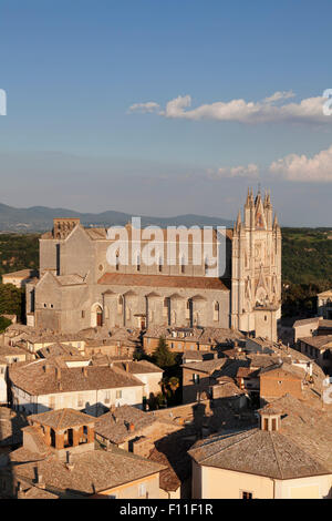 Vue sur le centre historique avec la Cathédrale Santa Maria, Orvieto, Ombrie, Italie Banque D'Images