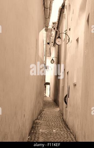 Rue (Strada Sforii chaîne) a été construit au xviième siècle et il est considéré comme l'une des rues les plus étroites d'Europe. Banque D'Images