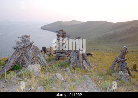 Le lac Baïkal, Sibérie, Russie. 15 Oct, 2014. L'île, Ovoos Ogoy, Sibérie, Russie. © Andrey Nekrasov/ZUMA/ZUMAPRESS.com/Alamy fil Live News Banque D'Images