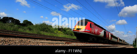 43312 Société d'exploitation, Virgin Trains à grande vitesse de classe 43 Train Diesel, East Coast Main Line Railway, Peterborough, Cambridgesh Banque D'Images