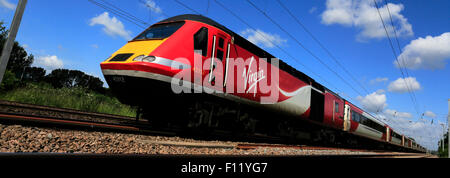 43312 Société d'exploitation, Virgin Trains à grande vitesse de classe 43 Train Diesel, East Coast Main Line Railway, Peterborough, Cambridgesh Banque D'Images