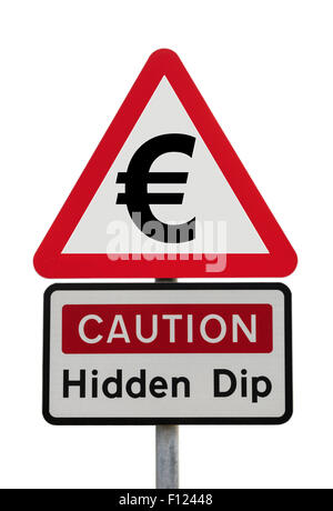 Panneau de signalisation triangulaire Avertissement Attention Dip cachés avec signe Euro pour illustrer l'avenir financier et Brexit concept. L'Europe Banque D'Images