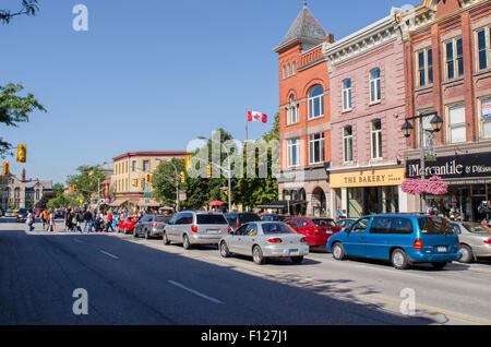 Vue sur la rue centre-ville de Stratford, Ontario, Canada. Banque D'Images